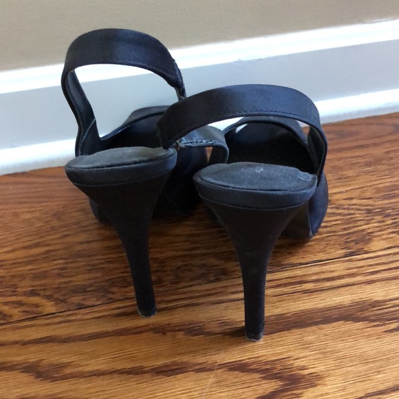 Black peep toe heels - Picture 4 of 5